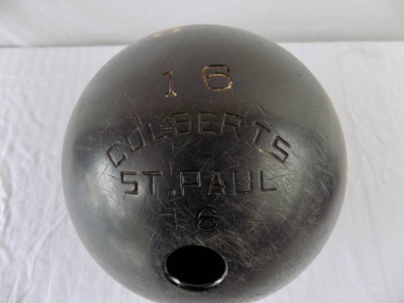 lot 32 image: Vintage 16 lb. Brunswick Bowling Ball and Bag