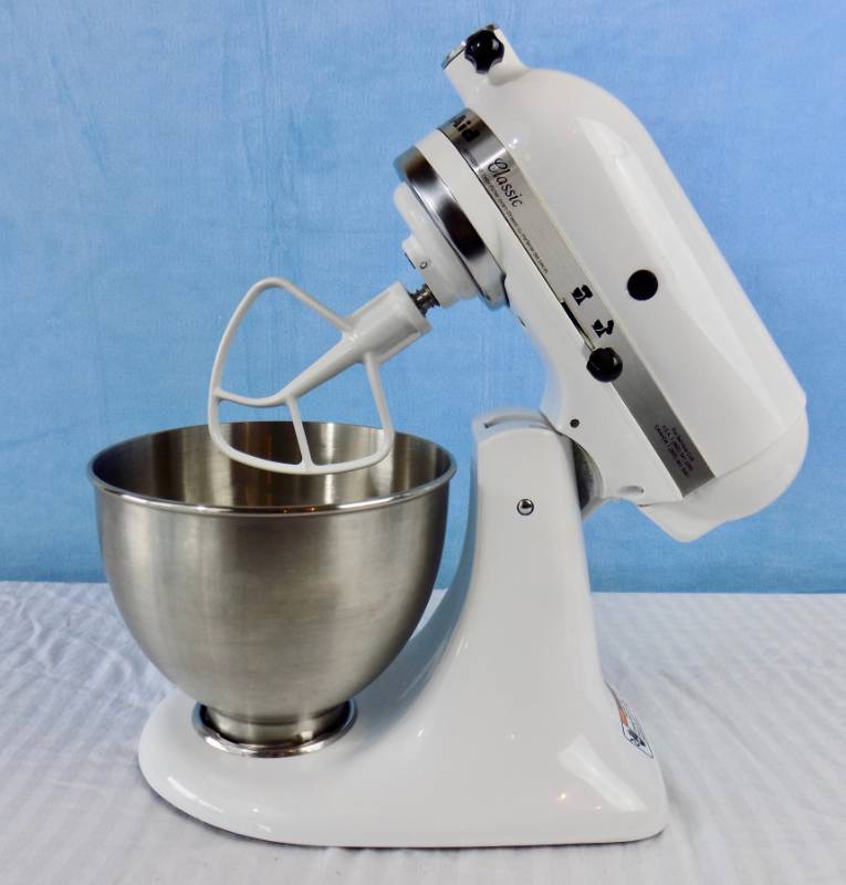 lot 33 image: See Video  KitchenAid Classic Series 4.5 Quart Tilt-Head Mixer (White)  See Video