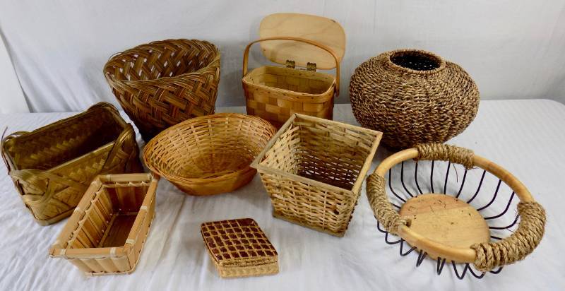 lot 34 image: A Variety of (22) Very Nice and Useful Baskets