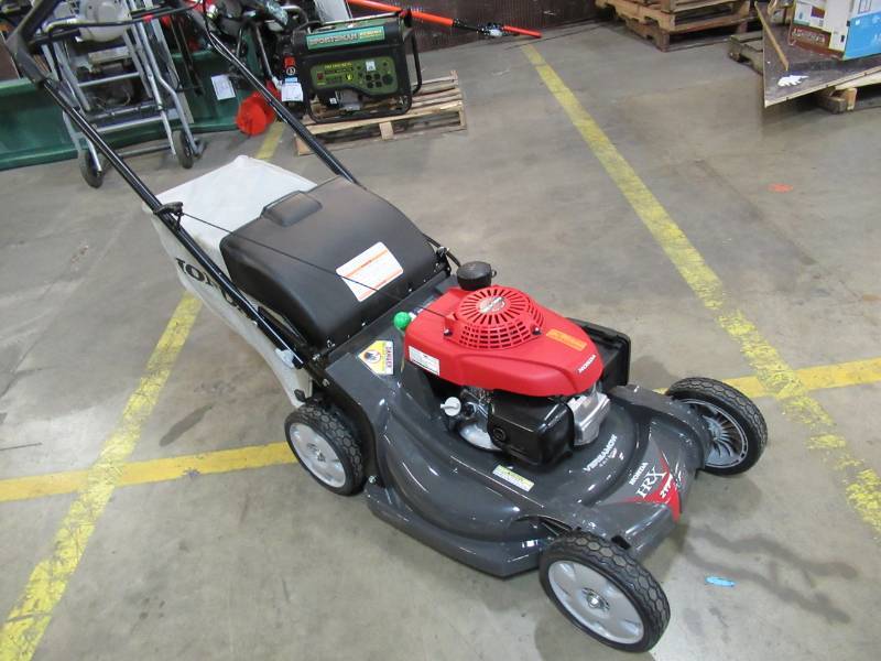 lot 9 image: Honda 21 in. Variable Speed 4-in-1 Gas Self Propelled Mower with Select Drive Control