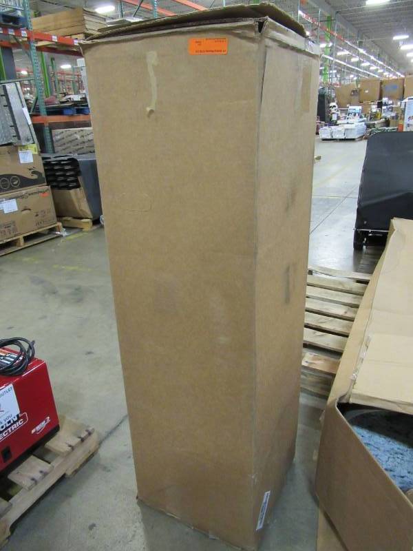 lot 107 image: 2 Sheets of Laminate - White Finish.