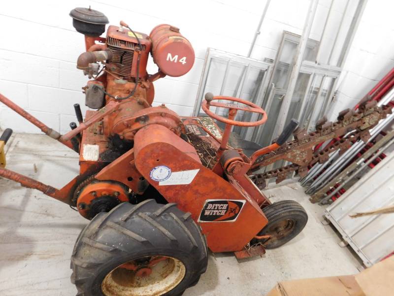 lot 11 image: Ditch Witch M4 Trenching Machine