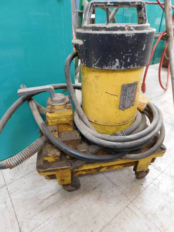 lot 22 image: Enerpac Hydraulic Pump