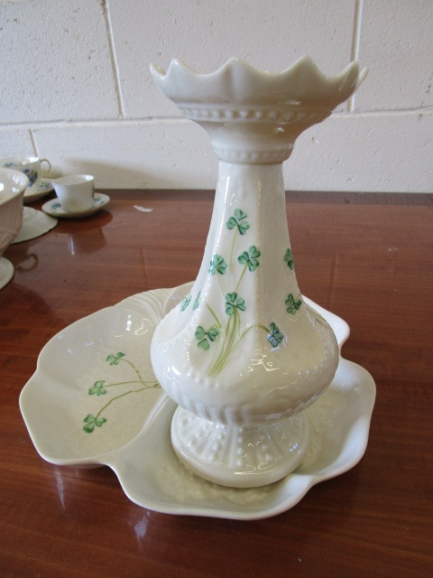lot 303 image: BELLEEK FINE IRISH PORCELAIN VASE  MATCHING TRAY