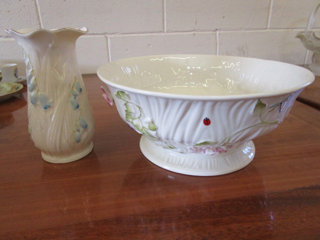 lot 308 image: BELLEEK FINE IRISH PORCELAIN BOWL  SMALL BELLEEK VASE