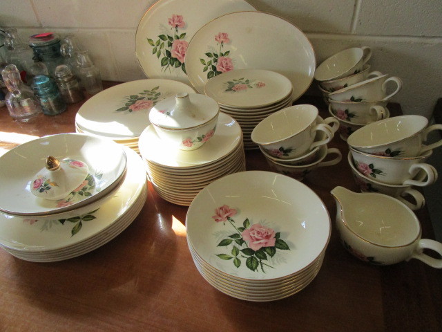 lot 311 image: LARGE LOT OF MATCHING FINE PORCELAIN KITCHENWARE