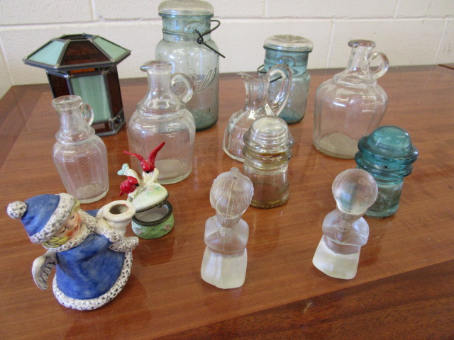 lot 313 image: ASSORTED COLLECTION OF HUMMEL FIGURINES, GLASS INSULATORS, STAINED GLASS, ETC.