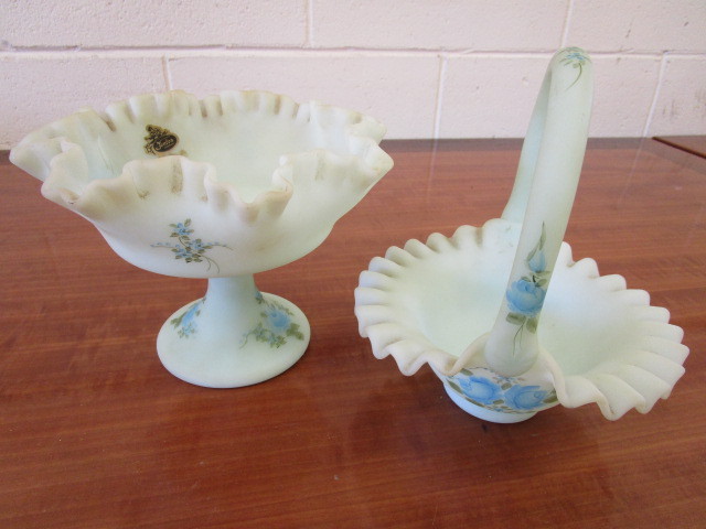 lot 314 image: HANDMADE FENTON ART GLASS CREST VASE AND MATCHING BASKET