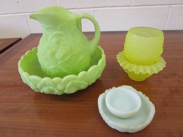 lot 324 image: HANDMADE FENTON ART GLASS PITCHER AND BOWL, FENTON 2 PIECE CANDLE HOLDER  ART GLASS FAIRY LAMP