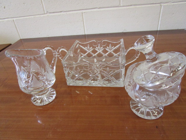 lot 336 image: FINE CRYSTAL SERVING TRAY  CRYSTAL SUGAR BOWL  SMALL CRYSTAL PITCHER