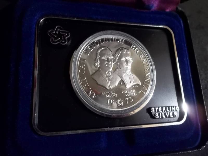 1973 American Revolution Bicentennial Silver Comemmorative In Holder, Case & Cert.