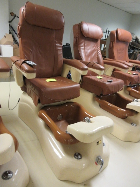 PEDICURE  MASSAGE CHAIR