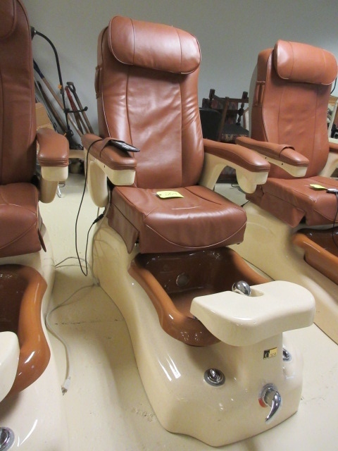 PEDICURE  MASSAGE CHAIR
