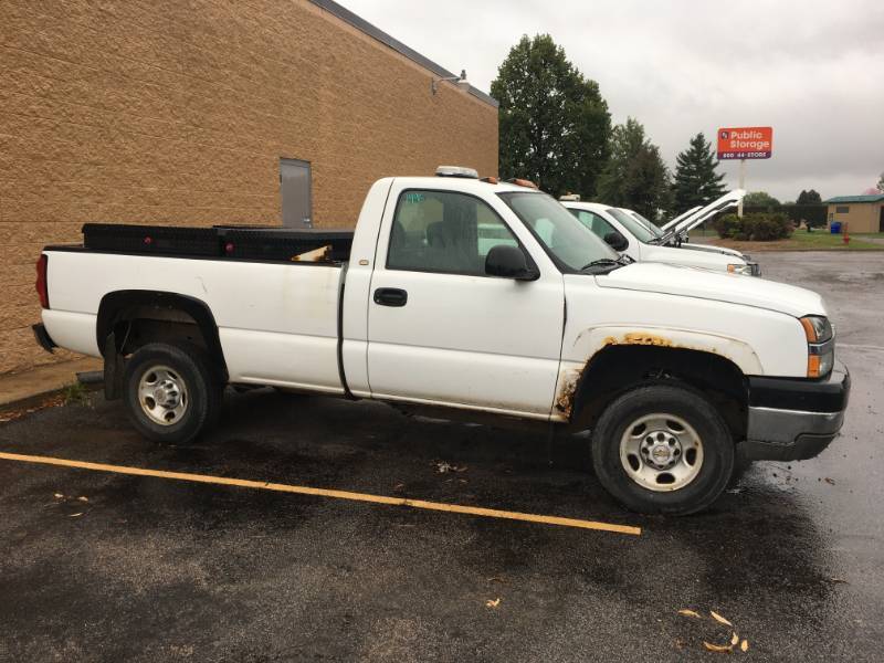 2004 CHEVY SILVERADO PICKUP - 2500 - 4 X 4 - 6.0 LITER VORTEC - (#1496)