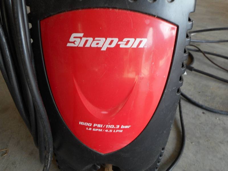 lot 6 image: Snap On Car Washer