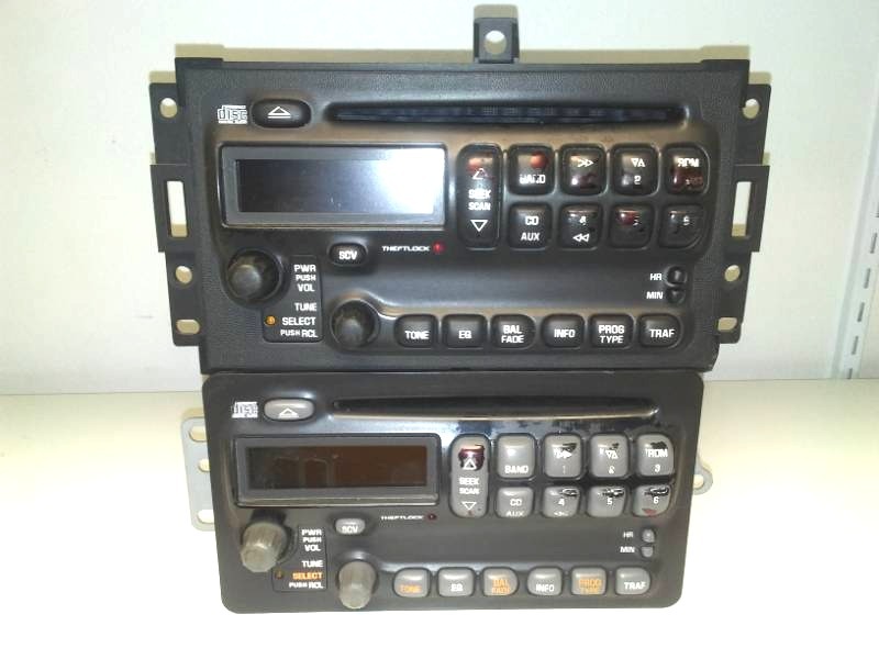 lot 15 image: 2 Auto audio CD Radio Systems.