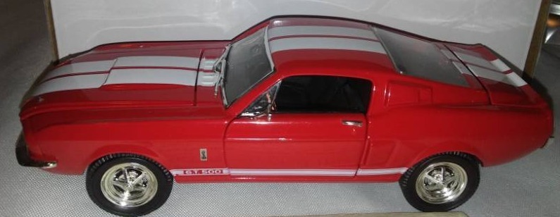 lot 31 image: 1967 Mustang GT500.