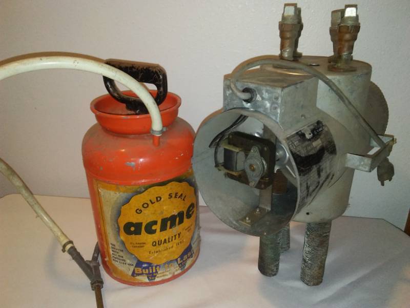lot 39 image: Inline duct heater and Acme sprayer
