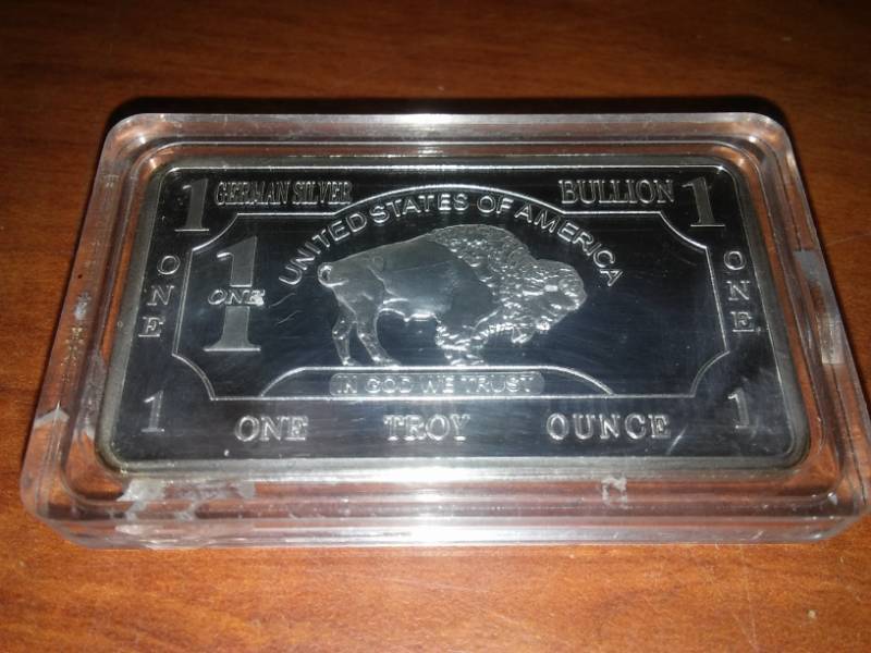 lot 46 image: One troy ounce NDSU Bison silver.