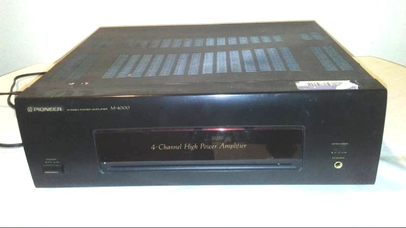 lot 92 image: Pioneer Power Amp 320 watts,