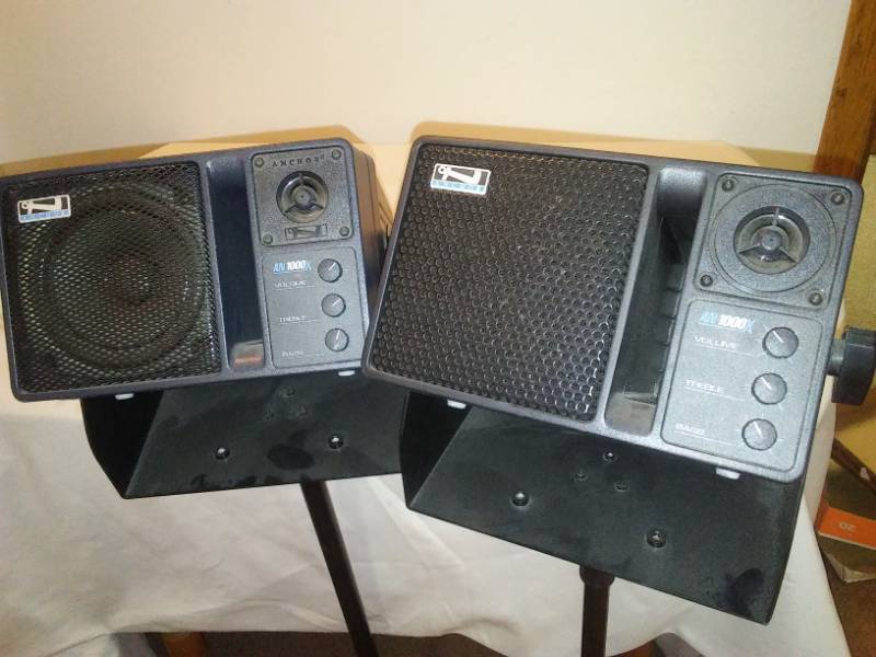 lot 97 image: 2 Anchor AN1000 x monitors, speakers with stands