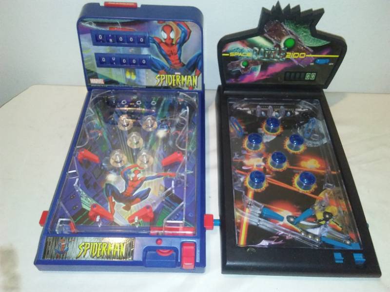lot 99 image: 2 pinball tabletop machine Complete Marvel spider-man space battle 2100.