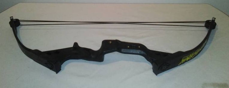 lot 125 image: Compound bow, youth size