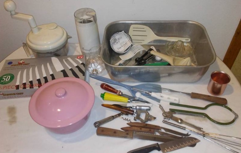 lot 127 image: Miscellaneous kitchen