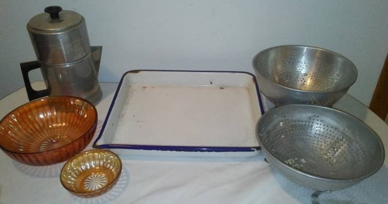 lot 129 image: Collectible miscellaneous.