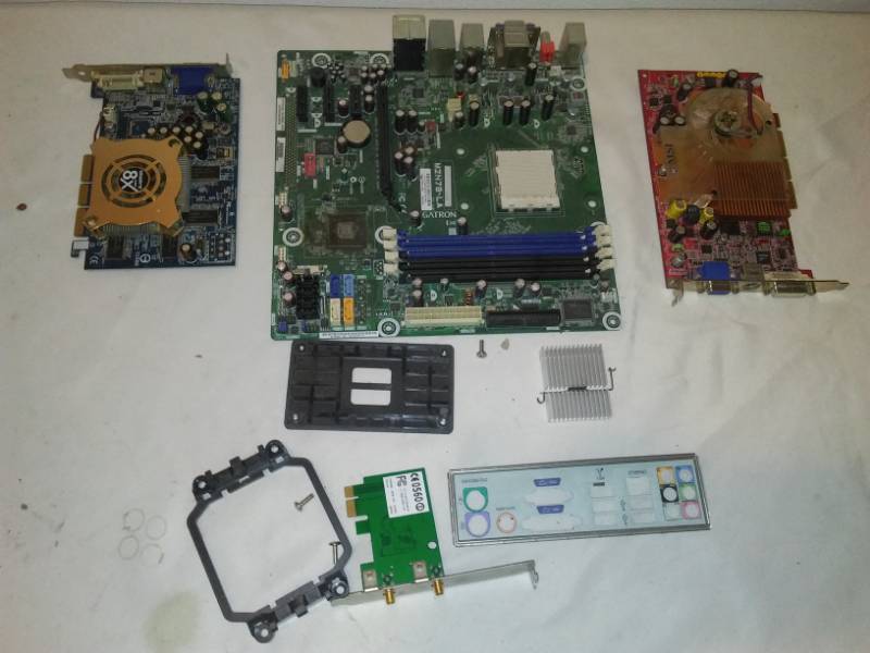 lot 146 image: Computer boards.