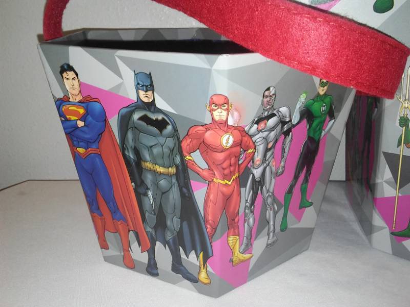 lot 169 image: 4 Justice League trick or treat baskets. Flash, Batman, Superman, Wonder Woman and more.