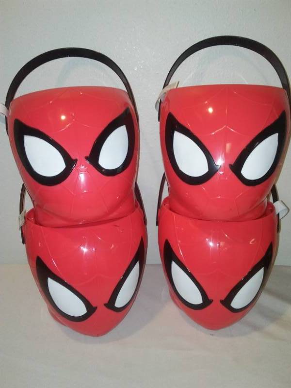 lot 170 image: 4 Spider-Man Halloween baskets.