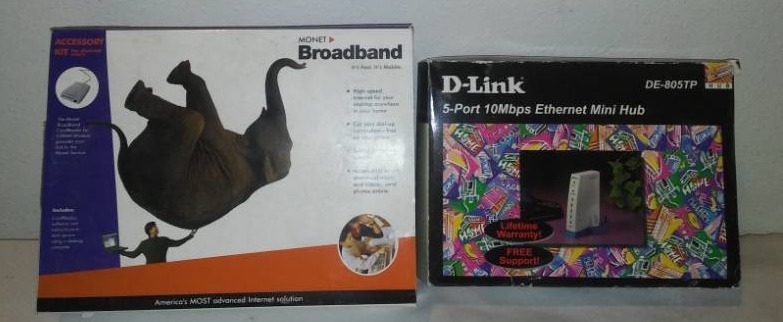 lot 176 image: Monet Broadband high-speed, D- Link, 5 - port Hub.