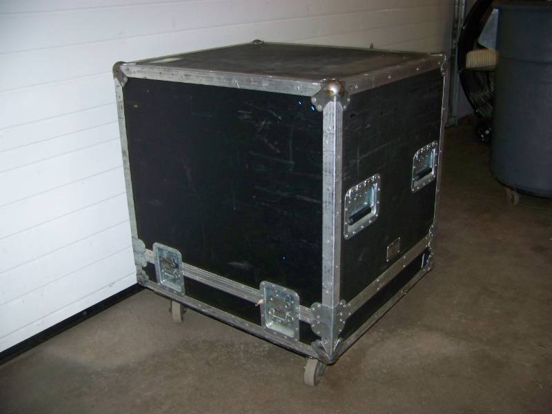 lot 50 image: Slamhammer, Hard Sided, Padded Inside, Custom Road Case on Wheels