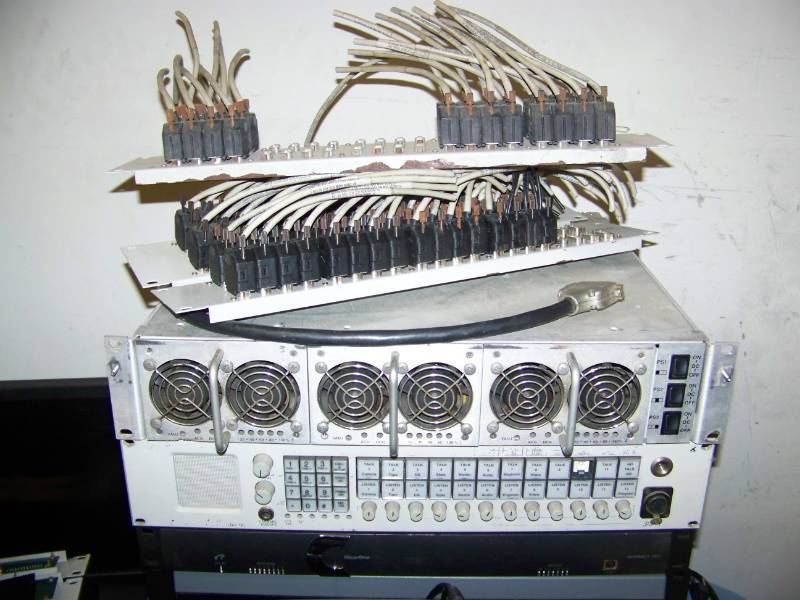 lot 78 image: Miscellaneous lot of Audio  Video items for PARTS  REPAIR