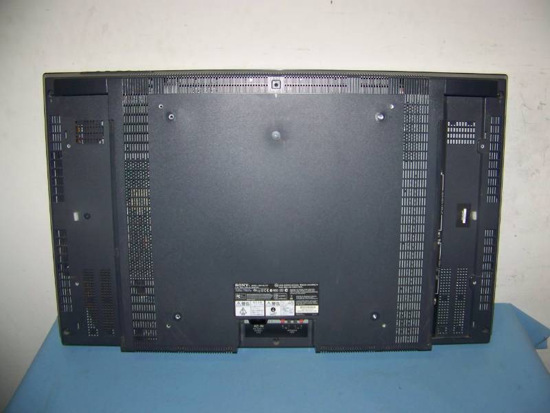 lot 121 image: 40, Sony, WEGA, LCD Monitor  Display