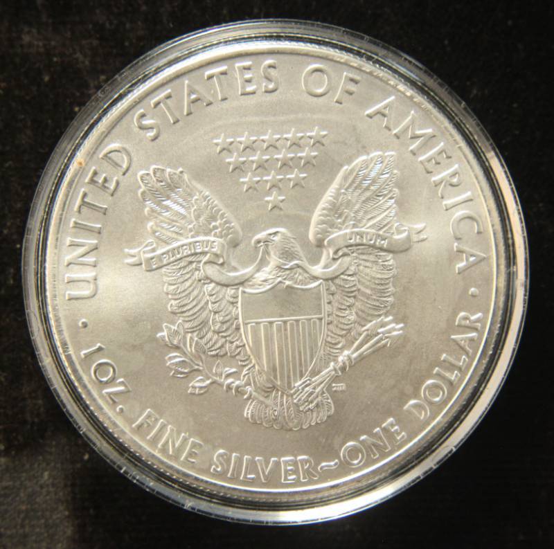 2011 AMERICAN SILVER EAGLE 1 TROY OZ. .999 FINE SILVER IN AIRTITE