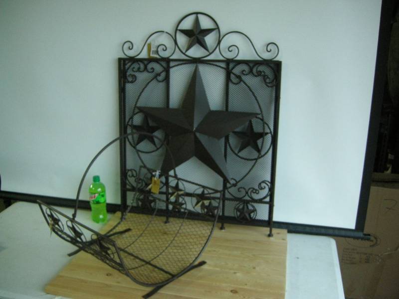 lot 11 image: Star Fireplace Screen and Log Holder