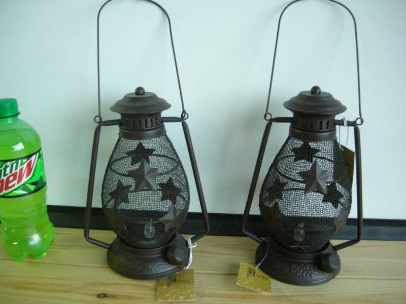 lot 14 image: Pair Star Lanterns