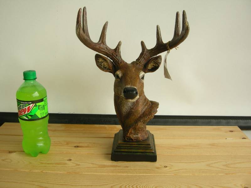 lot 26 image: Deer Bust