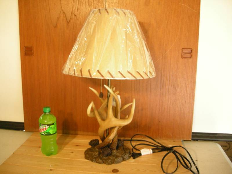 lot 27 image: Antler Table Lamp