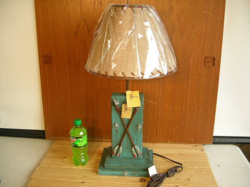 lot 40 image: SouthwestArrow Electric Lamp