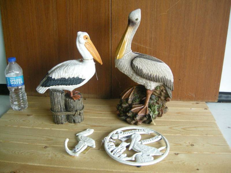 lot 47 image: Pelican Decor