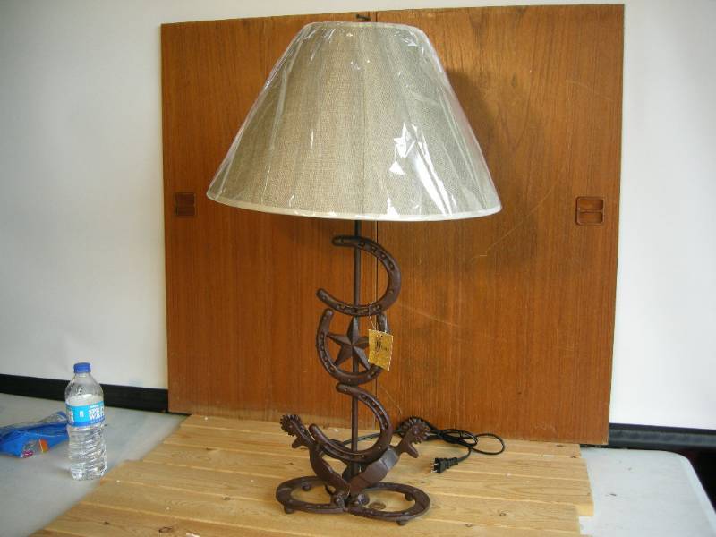 lot 15 image: StarHorseshoe Electric Lamp