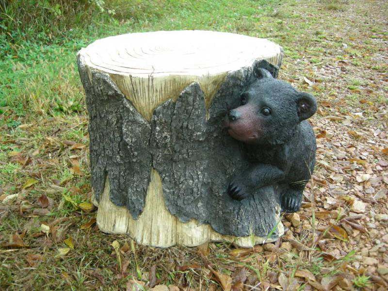 lot 60 image: Black Bear Tree Trunk Stool