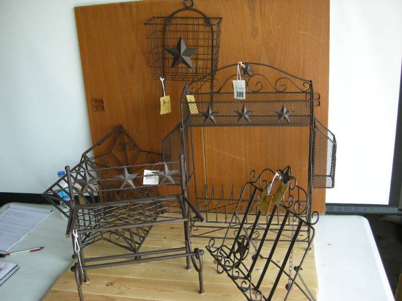 lot 76 image: Star Western Decor