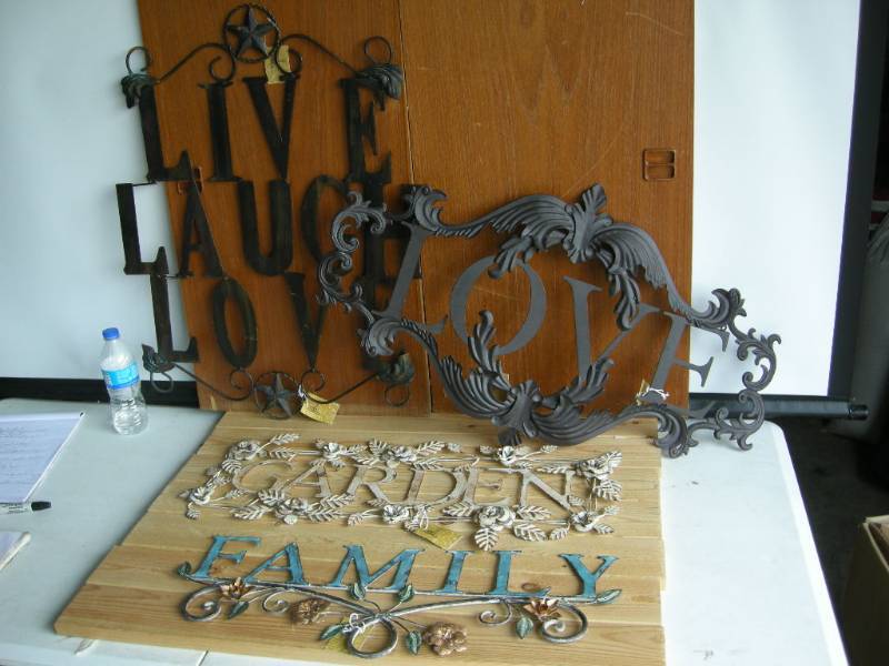 lot 82 image: Motivational Signs
