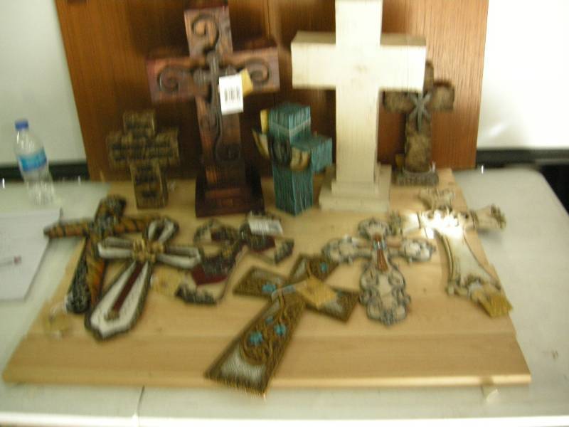 lot 92 image: Western Look Crosses