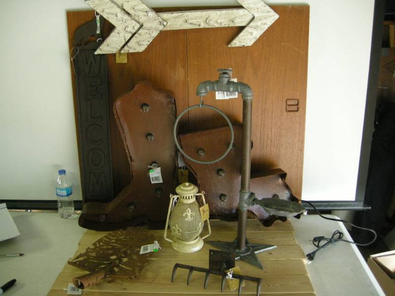 lot 98 image: Metal Western Ware