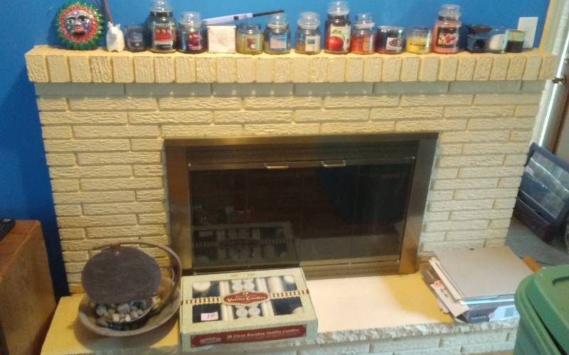 lot 12 image: Decorative Fountain & Large Variety Of Candles
